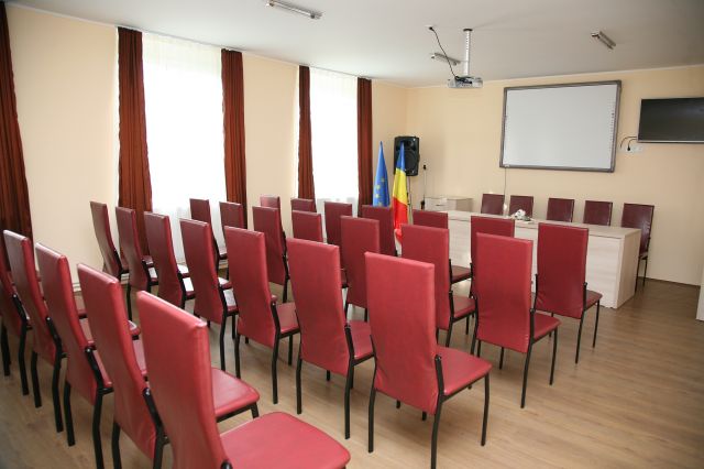 Sala de conferinta echipata cu scaune Thales