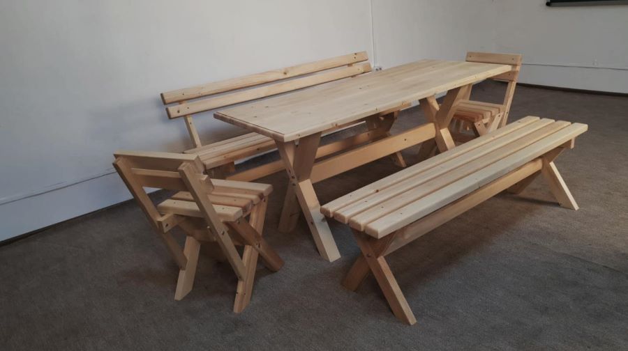 Ansamblu masa rustica cu banci si scaune din lemn masiv